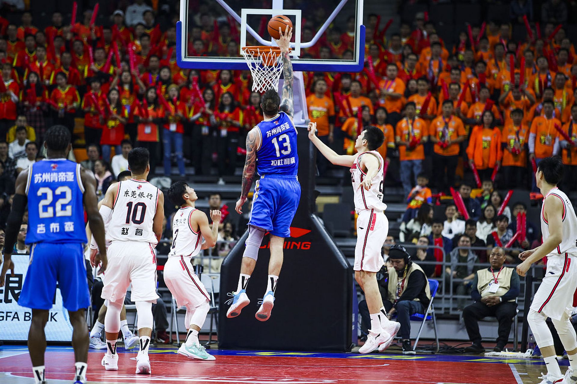 Leyu Sport下载-关于赛场追踪：每一圈背后的风云变幻的信息