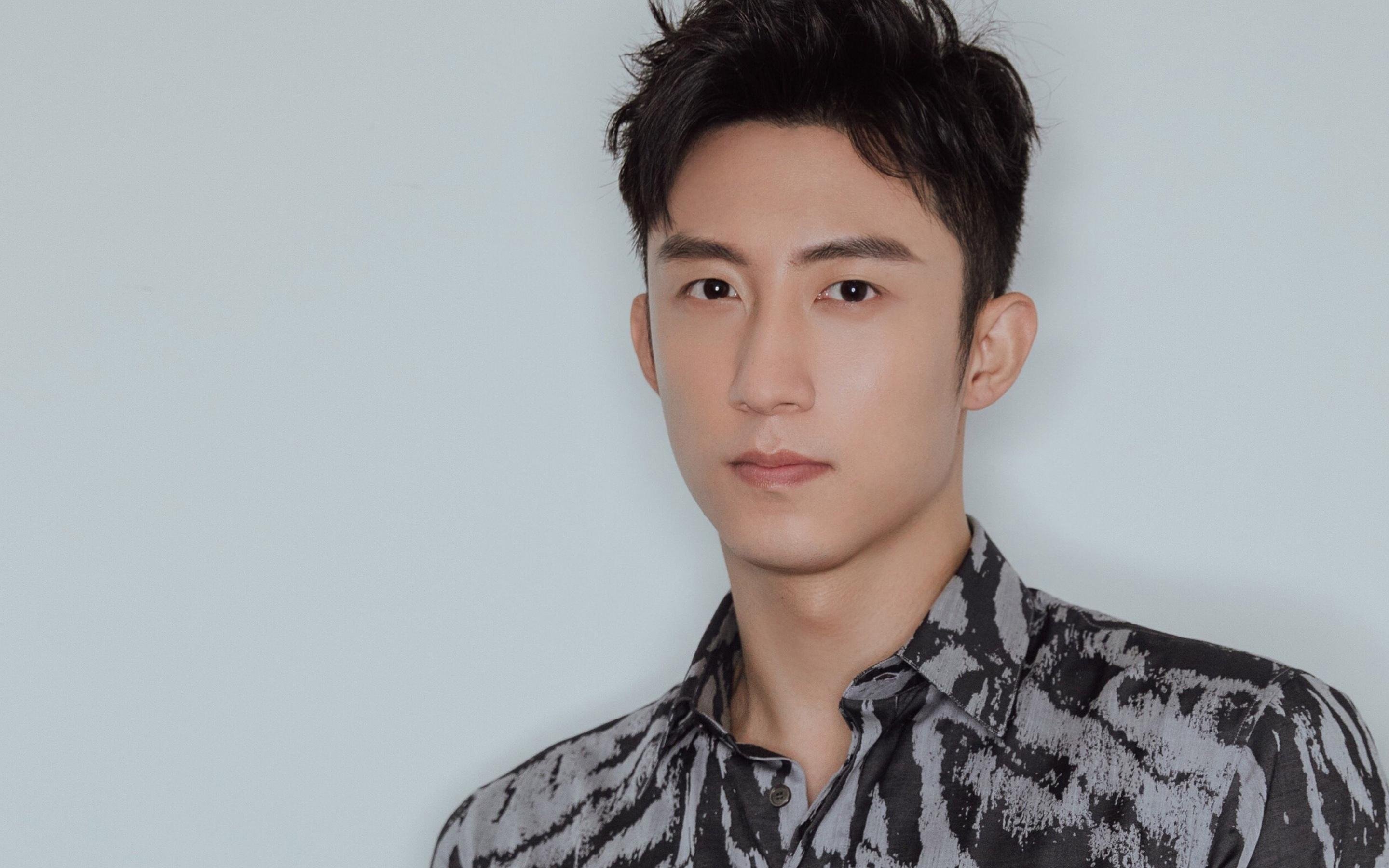 威廉姆斯在决赛中击败荷兰选手桑妮·范·代克,桑尼 比尔 威廉姆斯