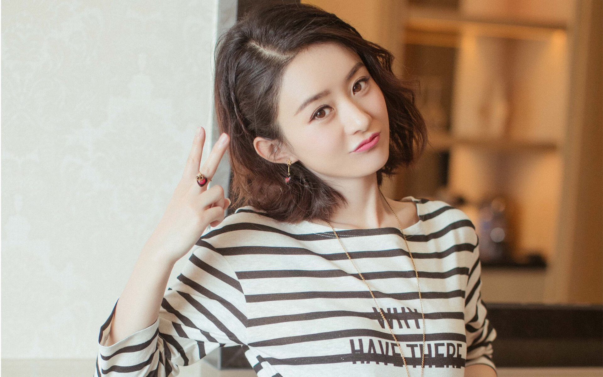 乐鱼（LEYU）体育-陈芋汐10米跳台决赛惊艳全场，陈芋汐女单十米跳水比赛