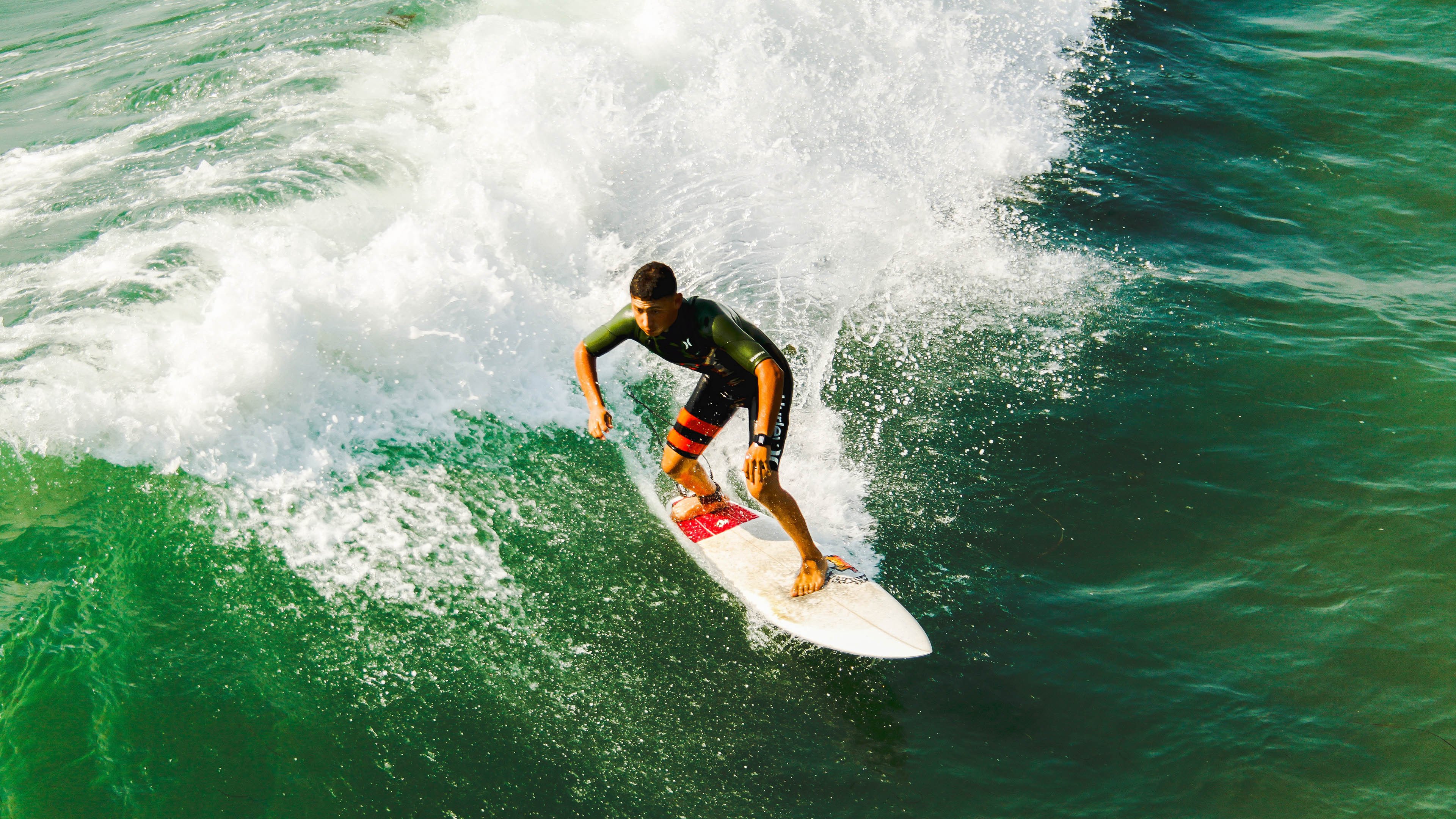 “青少年足球冬令营火热开启，梦想从这里起航”，青少年足球夏令营