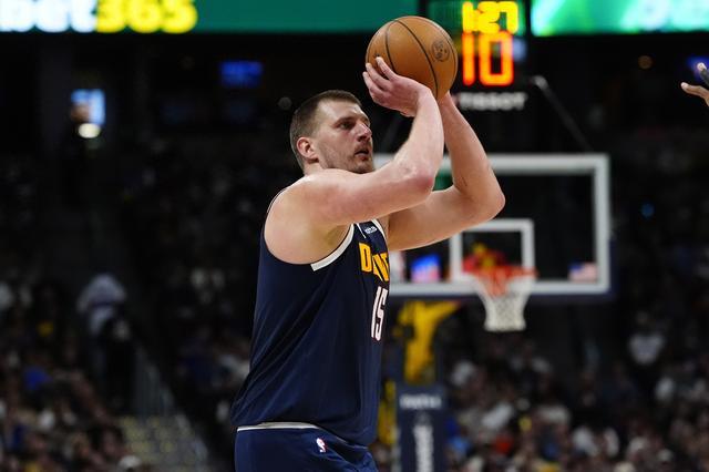 乐鱼体育:战术分析:掘金队如何利用约基奇的组织能力,提升进攻效率?的简单介绍 乐鱼体育:战术分析:掘金队如何利用约基奇的组织能力,提升进攻效率?的简单介绍