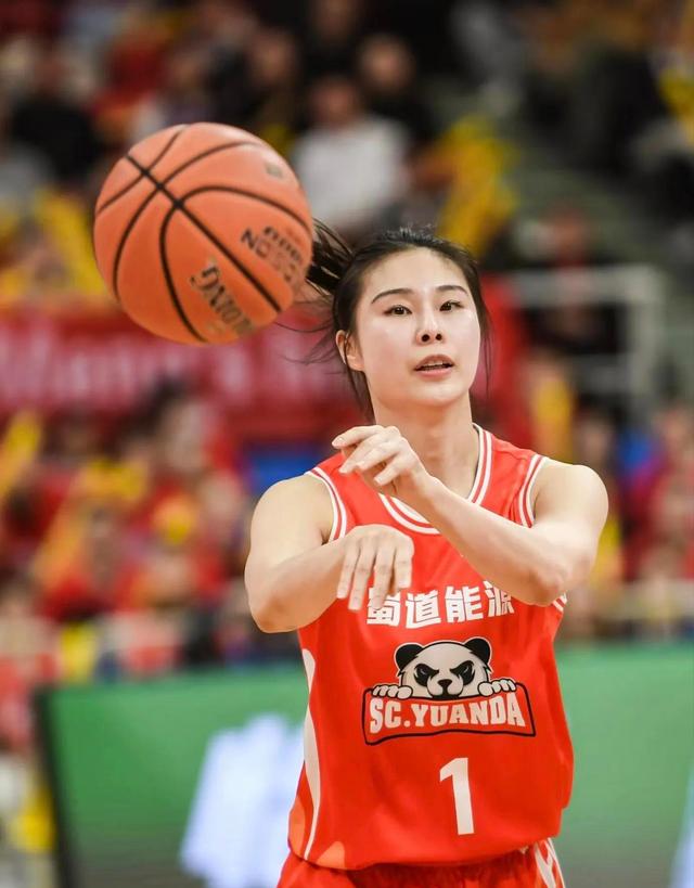 乐鱼体育：中国女篮备战亚洲杯，剑指冠军荣耀的简单介绍