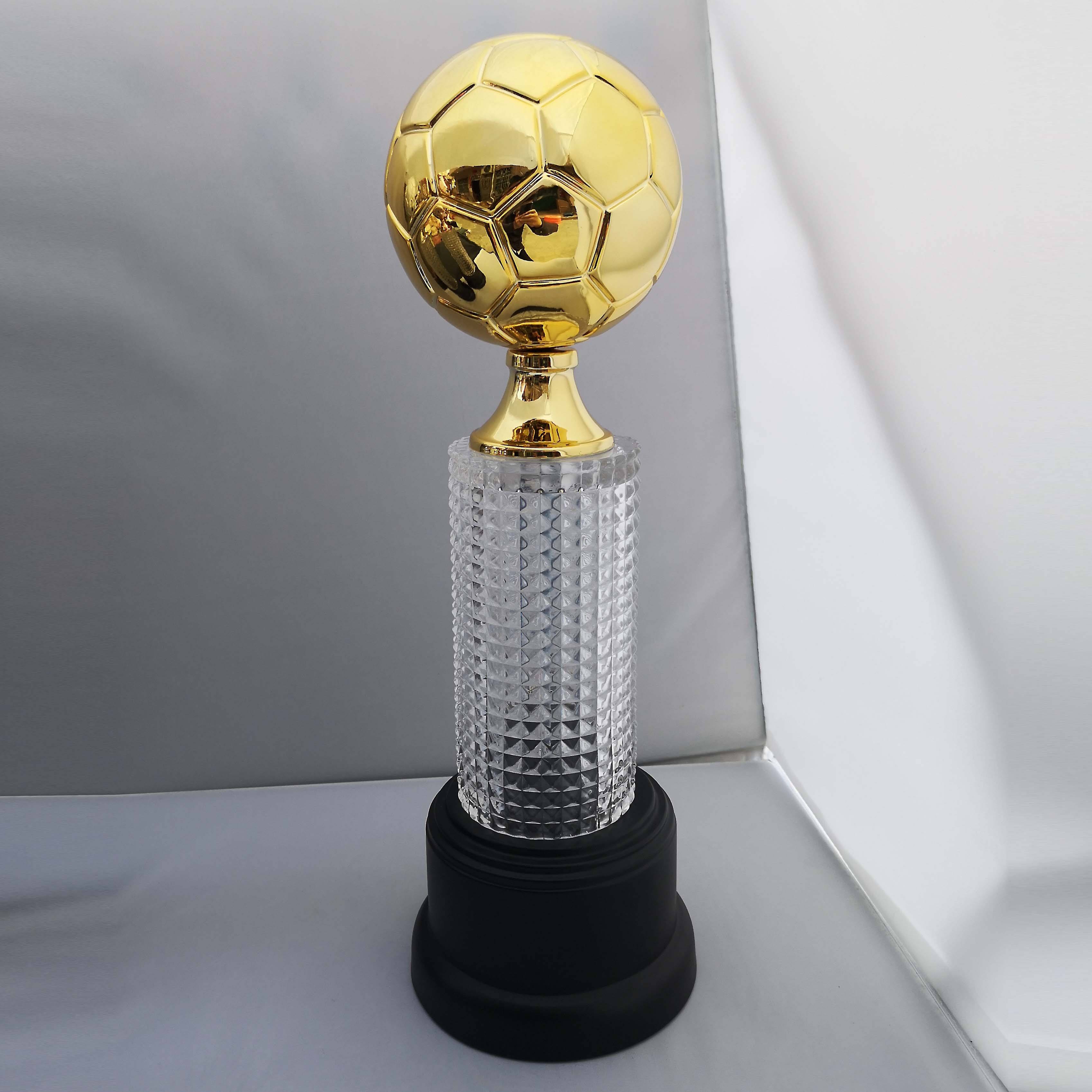 包含乐鱼体育:中国足球金球奖评选结果公信力提升：专家评审、球迷投票与数据分析的词条